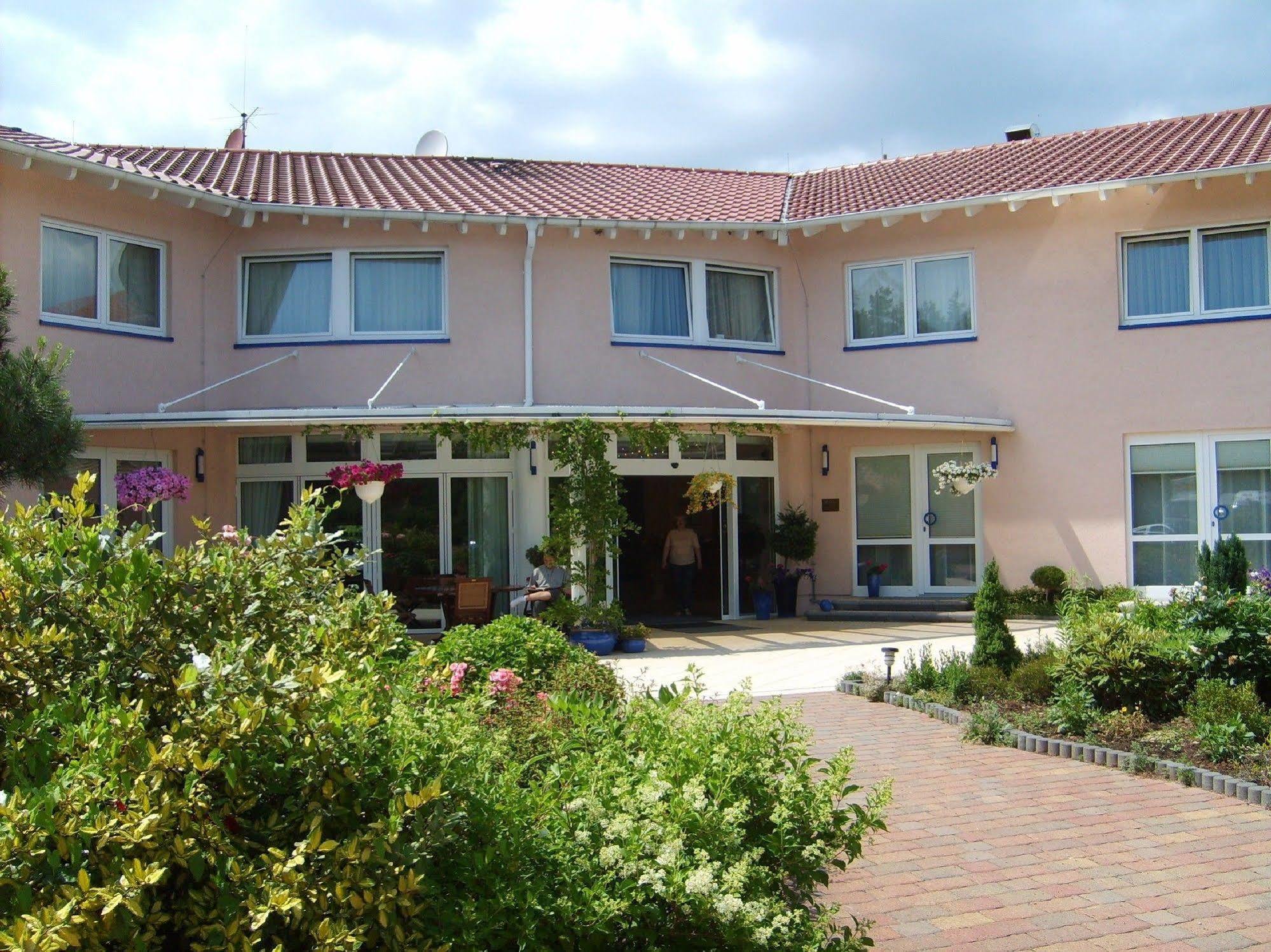 רמשטיין-מיזנבאך Hotel Circle Inn מראה חיצוני תמונה